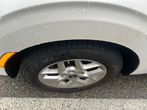 Used 2023 Kia Soul LX w/ LX Technology Package image 11