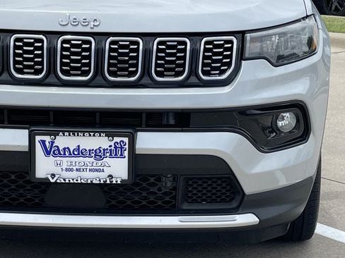 Used 2025 Jeep Compass Limited AWD/4WD image 9