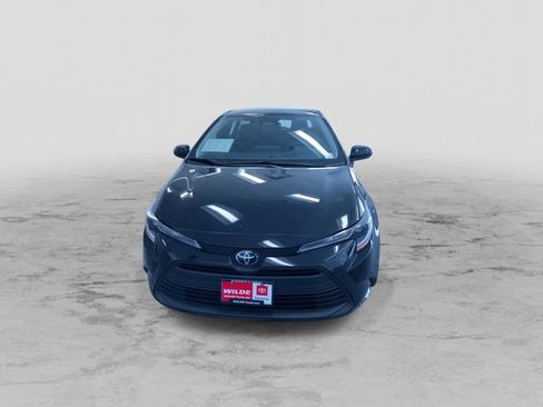 Used 2025 Toyota Corolla LE image 5