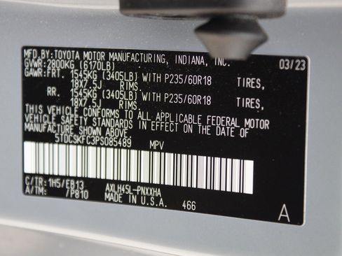 Used 2023 Toyota Sienna XLE Woodland Edition image 30