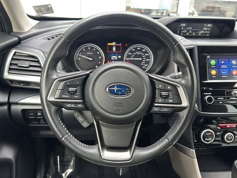 Used 2023 Subaru Forester Premium image 2