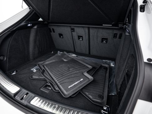 Certified 2026 Porsche Macan image 26