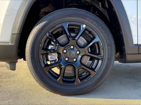New 2026 Jeep Compass Latitude AWD/4WD image 15