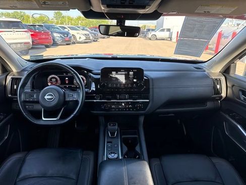 Used 2023 Nissan Pathfinder Platinum AWD/4WD image 27
