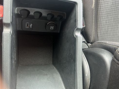 Used 2015 Jeep Cherokee Latitude w/ Comfort/Convenience Group AWD/4WD image 14
