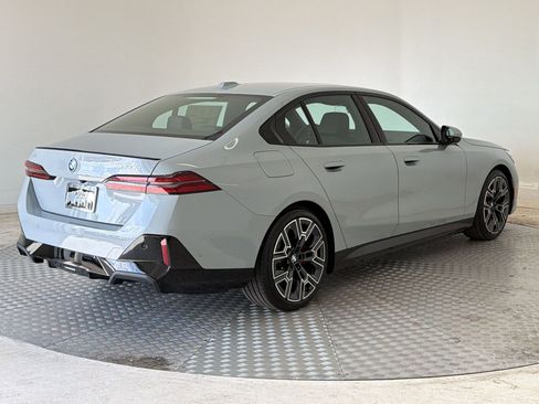 New 2026 BMW i5 eDrive40 w/ M Sport Package AWD/4WD image 9