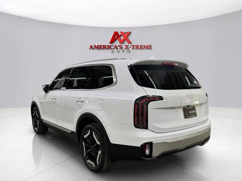 Used 2023 Kia Telluride EX w/ EX Captain's Chair Package FWD image 5