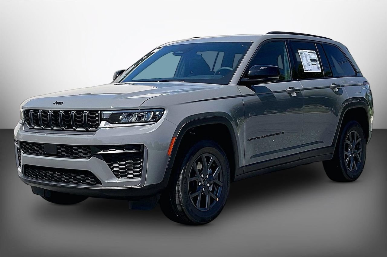 New 2027 Jeep Grand Cherokee Altitude AWD/4WD image 4