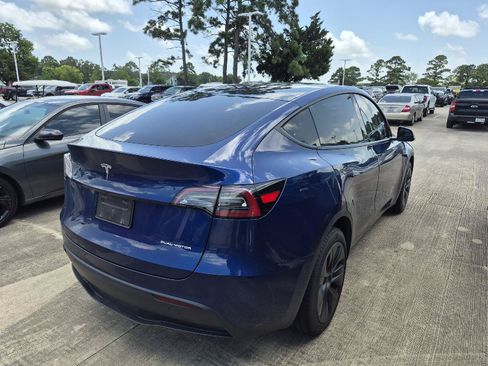 Used 2025 Tesla Model Y Long Range AWD/4WD image 3
