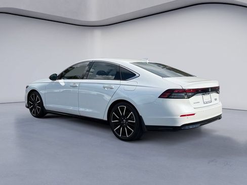Used 2023 Honda Accord Touring image 3