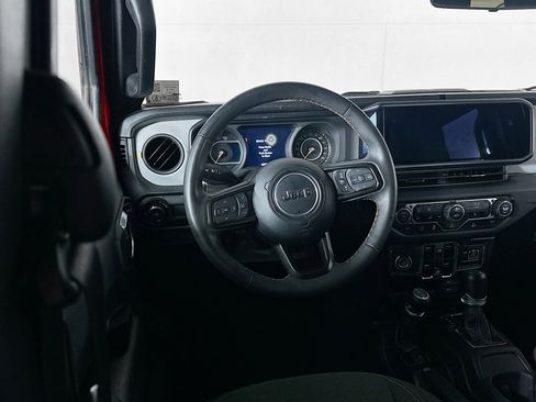 Used 2024 Jeep Wrangler Unlimited Sport AWD/4WD image 17