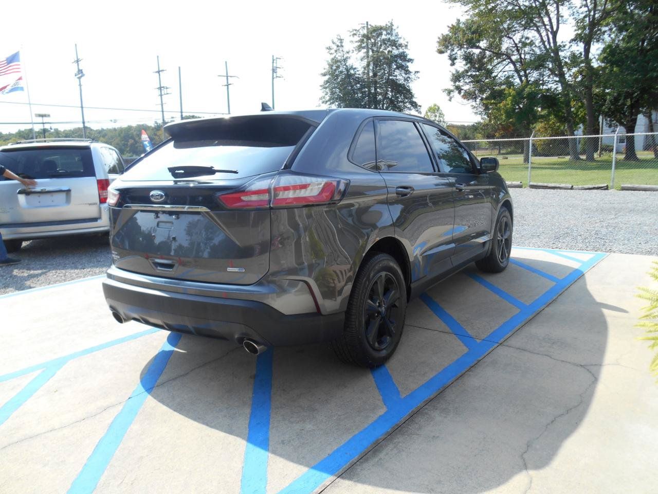 Used 2019 Ford Edge SE AWD/4WD image 3