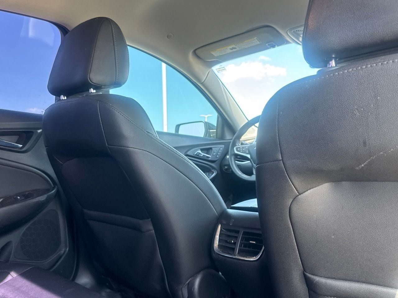 Used 2023 Chevrolet Malibu LT FWD image 29