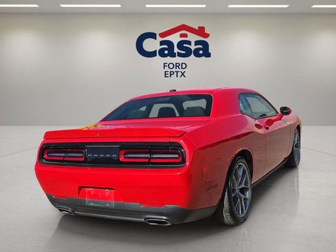 Used 2022 Dodge Challenger GT image 3