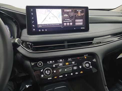 Certified 2026 INFINITI QX60 Luxe w/ Cargo Package AWD/4WD image 17