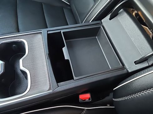 Used 2024 GMC Acadia Denali w/ Super Cruise Package image 39