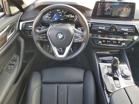 Used 2019 BMW 530i image 12