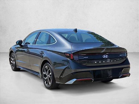 Used 2025 Hyundai Sonata SEL FWD image 8