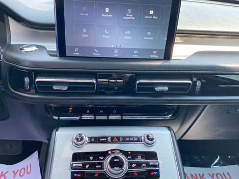 Used 2023 Lincoln Aviator AWD w/ Premium Package image 13