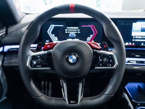 Used 2025 BMW M5 Touring image 5