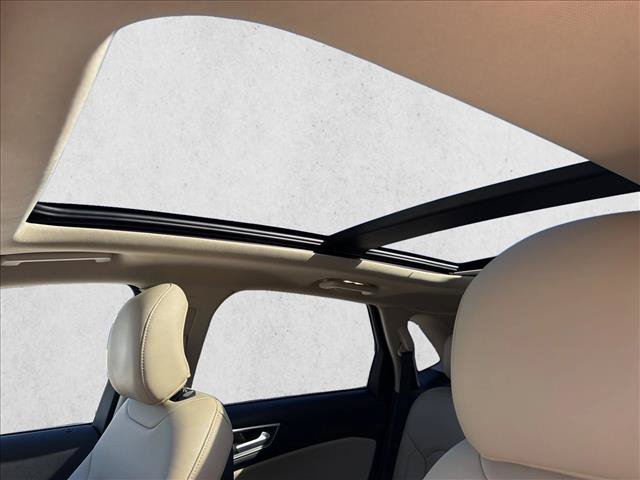 Used 2019 Ford Edge SEL w/ Equipment Group 201A FWD image 21