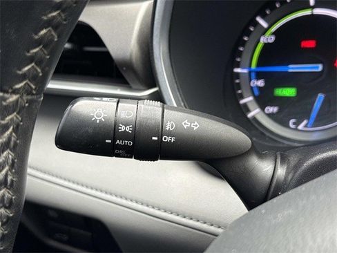 Used 2020 Toyota Highlander XLE image 27