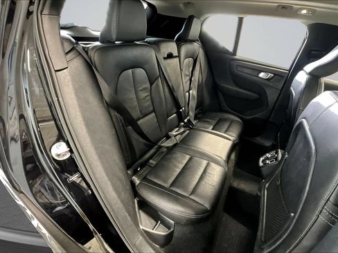 Used 2023 Volvo XC40 B5 Ultimate AWD/4WD image 26