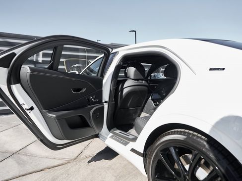 Used 2024 Bentley Flying Spur S V8 image 23