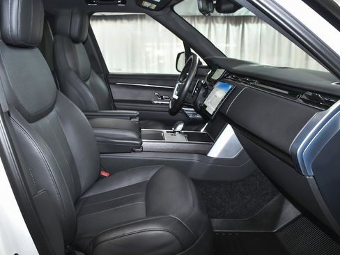 Used 2025 Land Rover Range Rover SE image 65
