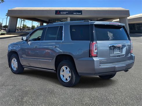 Used 2020 GMC Yukon Denali w/ Denali Premium Package image 4