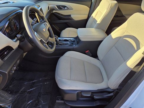 Used 2023 Chevrolet Traverse LS w/ Safety Package image 10