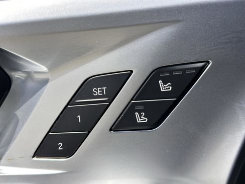 Used 2025 BMW XM image 22