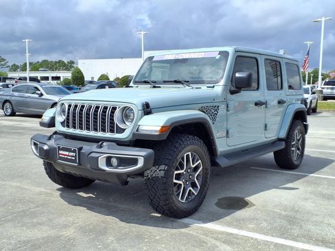 Used 2024 Jeep Wrangler Sahara w/ Technology Group image 3