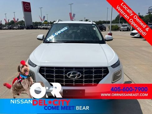 Used 2025 Hyundai Venue SEL FWD image 8