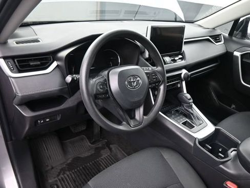 Used 2025 Toyota RAV4 LE AWD/4WD image 56