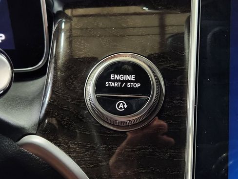 Used 2025 Mercedes-Benz GLC 300 4MATIC image 41