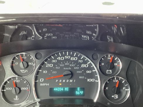 Used 2018 Chevrolet Express 2500 w/ Enhanced Convenience Package image 8