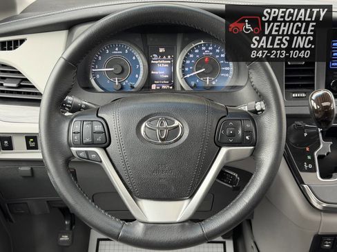 Used 2017 Toyota Sienna XLE image 38