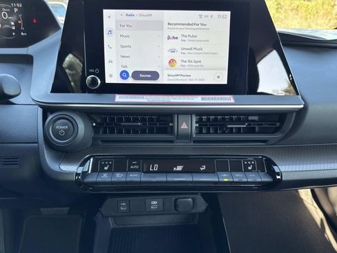 Used 2023 Toyota Prius XLE image 28