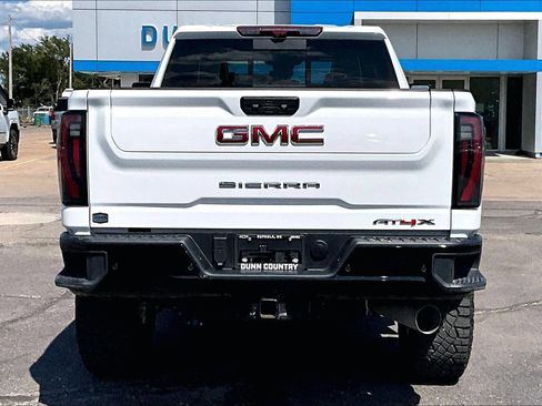Used 2025 GMC Sierra 2500 AT4X AWD/4WD image 4