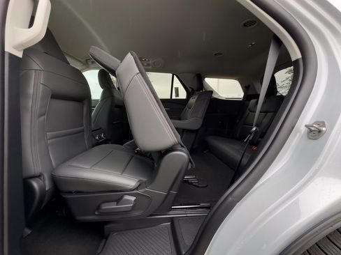 New 2026 Ford Explorer Active w/ Active Comfort Package image 60