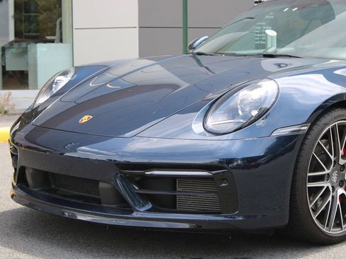 Used 2022 Porsche 911 Carrera S RWD image 2