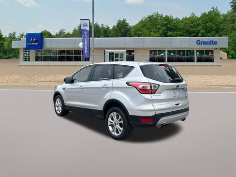 Used 2017 Ford Escape SE w/ SE Cold Weather Package AWD/4WD image 10