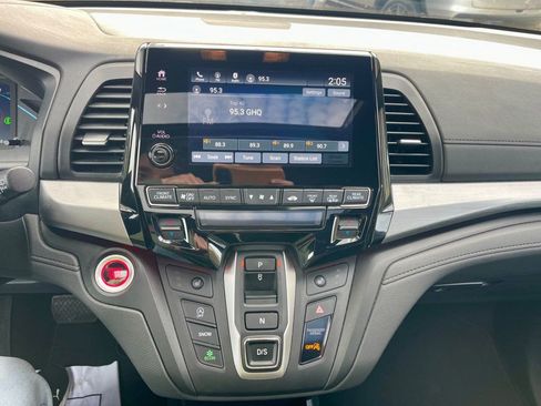 Used 2024 Honda Odyssey Sport image 16