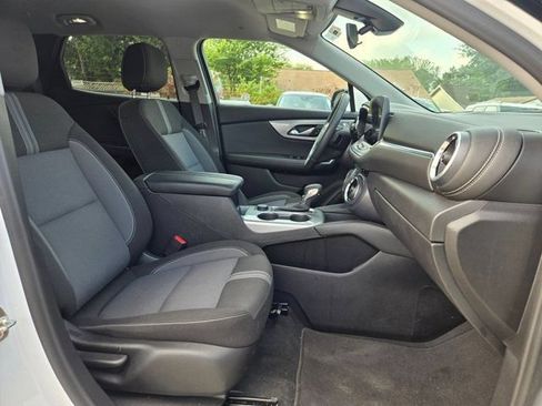 Used 2025 Chevrolet Blazer LT FWD image 29