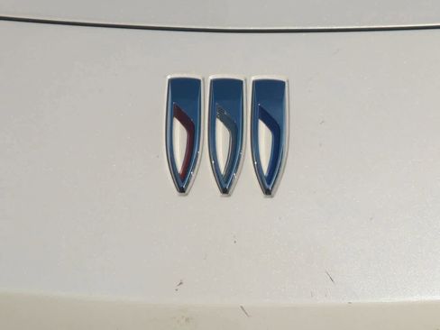 Used 2024 Buick Envista Avenir image 11