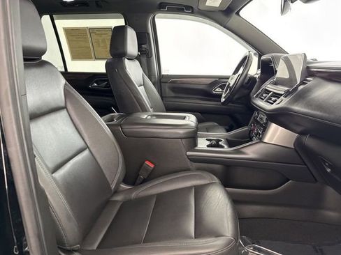 Used 2022 Chevrolet Tahoe Z71 w/ Luxury Package AWD/4WD image 22