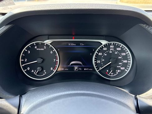 Used 2025 Nissan Sentra SR w/ SR Premium Package FWD image 13
