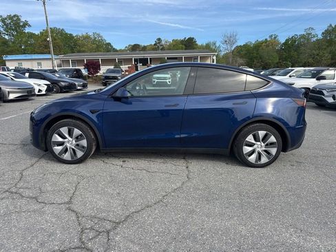 Used 2023 Tesla Model Y 2WD image 2