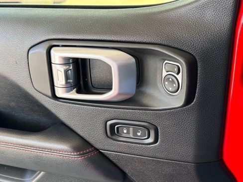 Used 2020 Jeep Wrangler Unlimited Rubicon AWD/4WD image 35